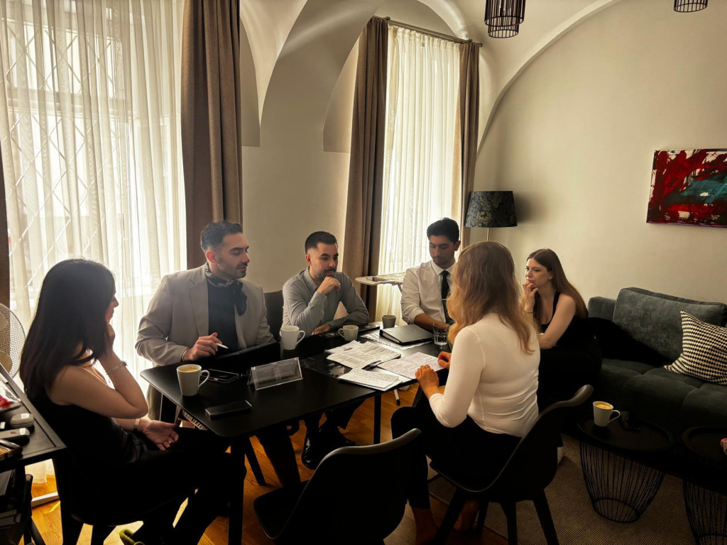 1748261491-WhatsApp Image 2025-05-25 at 23.56.49.jpeg